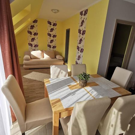 Szabo Apartman Шарвар Екстер'єр фото