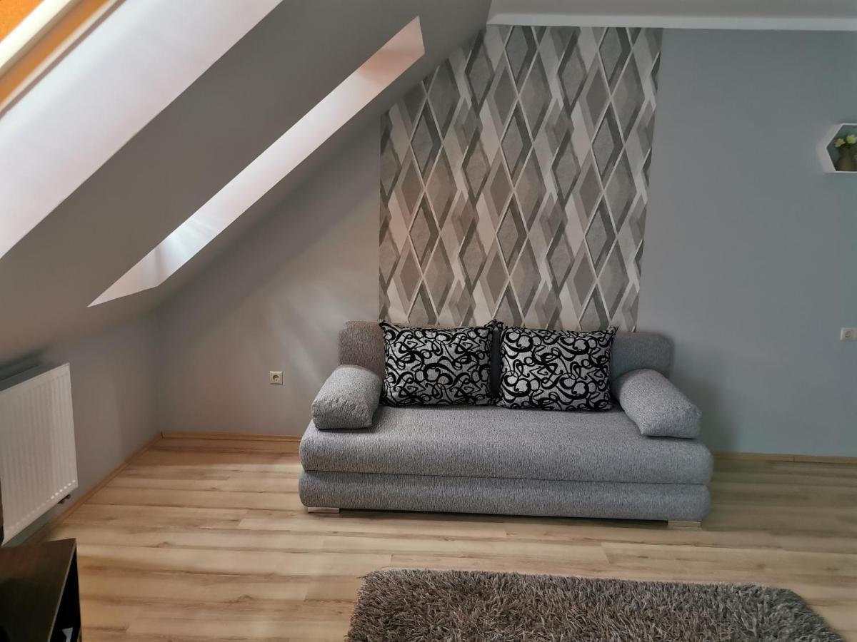 Szabo Apartman Шарвар Екстер'єр фото