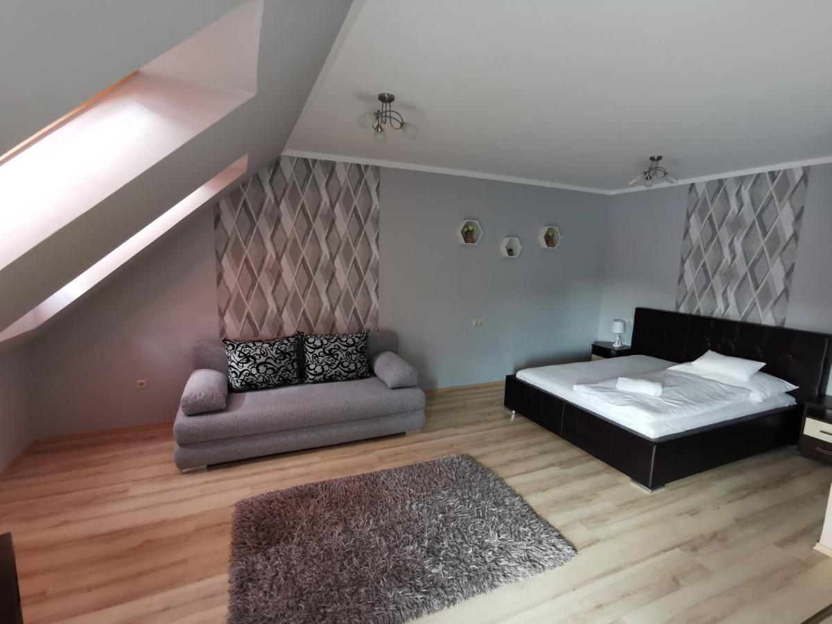 Szabo Apartman Шарвар Екстер'єр фото