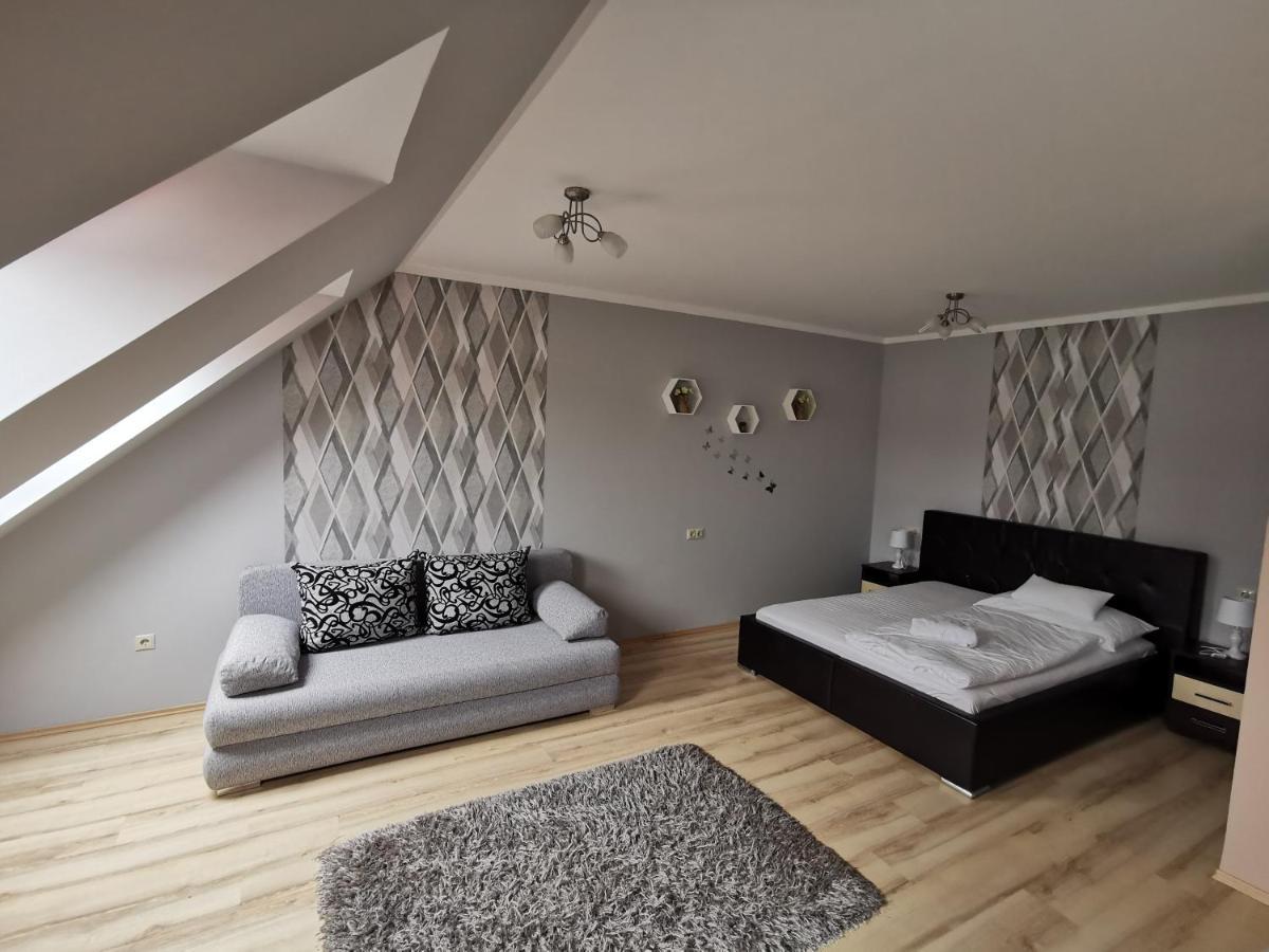 Szabo Apartman Шарвар Екстер'єр фото